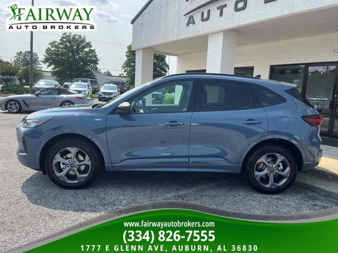 Used 2024 Ford Escape ST-Line w/ Tech Pack #1 AWD/4WD image 9
