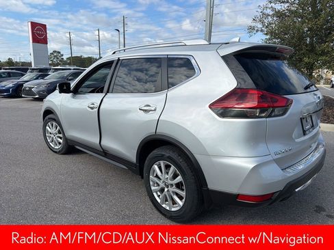 Used 2018 Nissan Rogue SV w/ Premium Package image 5