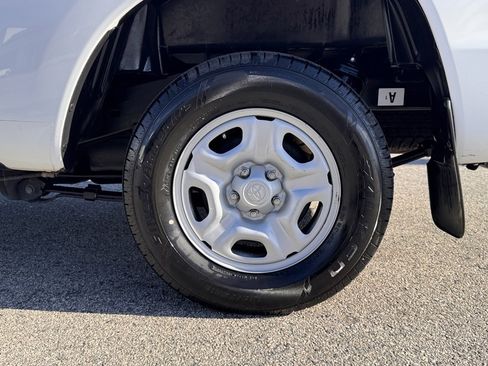 Used 2013 Toyota Tacoma 2WD Regular Cab image 14