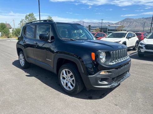 Used 2018 Jeep Renegade Latitude w/ Popular Equipment Group AWD/4WD image 1