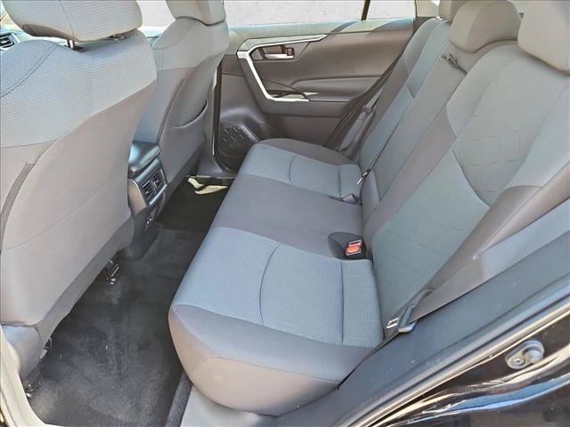 Used 2025 Toyota RAV4 XLE AWD/4WD image 18