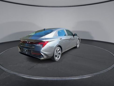 New 2025 Hyundai Elantra Limited FWD image 9