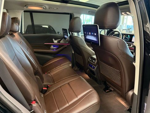 Used 2020 Mercedes-Benz GLS 450 4MATIC image 25