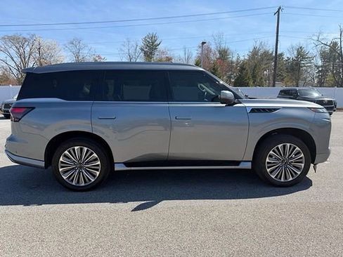 Certified 2025 INFINITI QX80 Sensory image 8