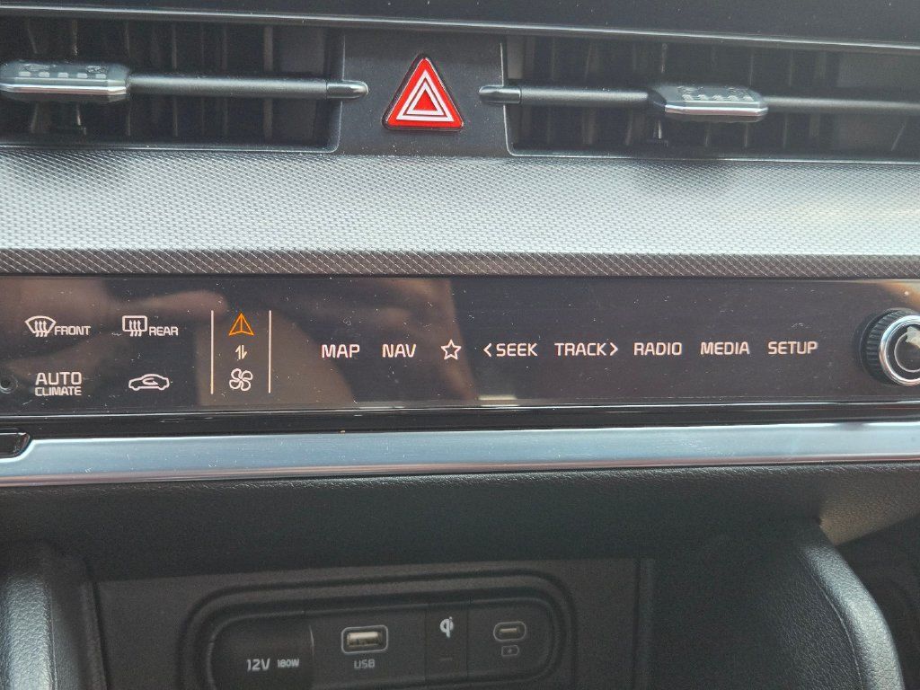 Certified 2025 Kia Sportage SX FWD image 29