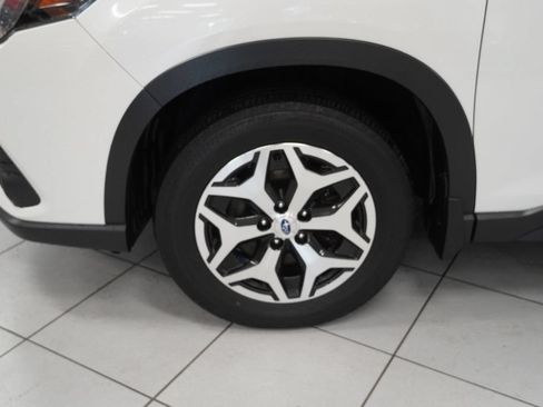 Used 2023 Subaru Forester Premium AWD/4WD image 19