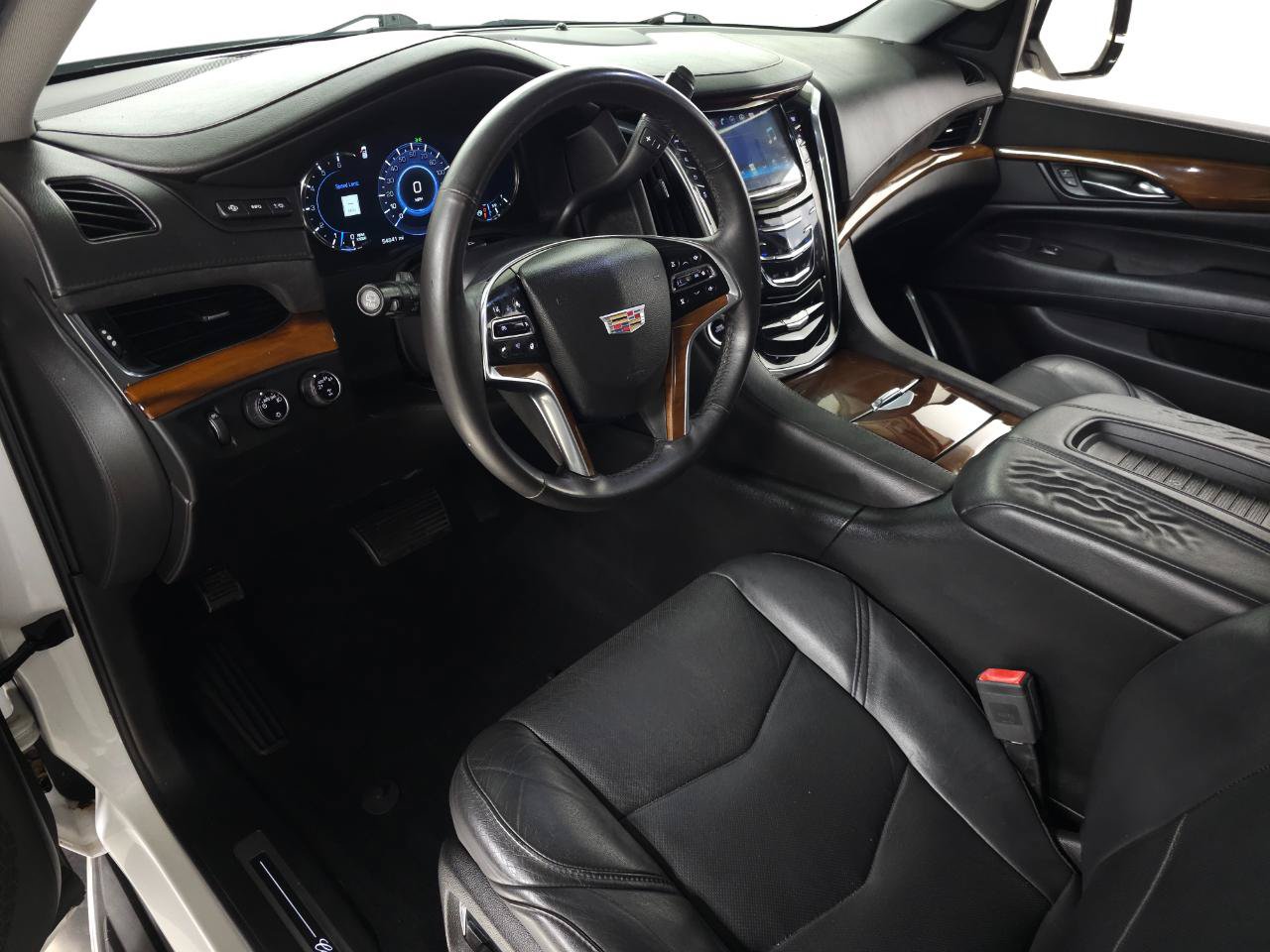 Used 2017 Cadillac Escalade Luxury AWD/4WD image 15