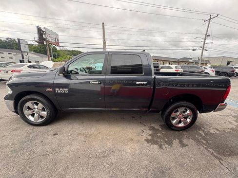 Used 2017 RAM 1500 Big Horn AWD/4WD image 3