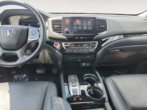 Used 2022 Honda Pilot Touring image 11