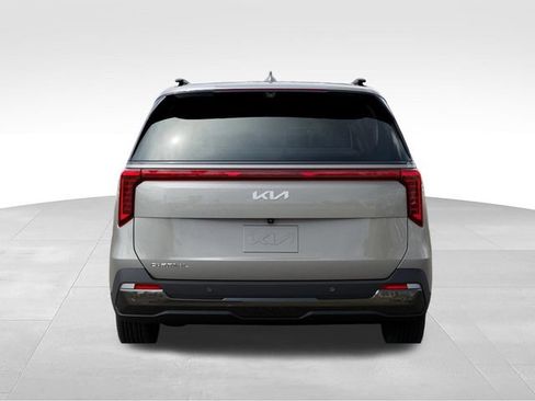 Certified 2026 Kia Carnival SX FWD image 17
