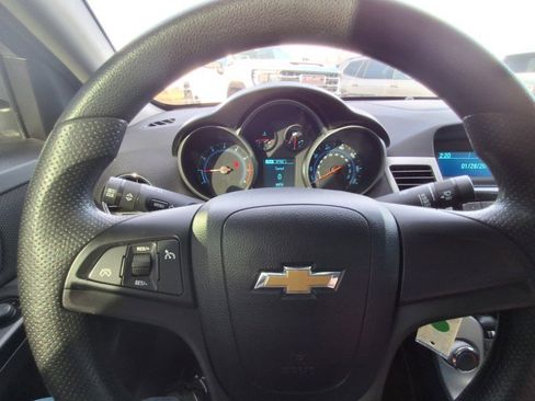 Used 2014 Chevrolet Cruze LT image 12