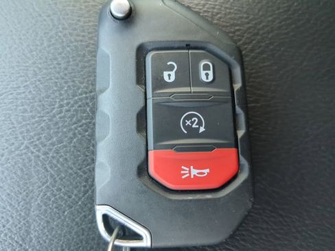 Used 2021 Jeep Wrangler Unlimited Rubicon w/ Trailer Tow Package image 31