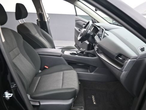 Used 2025 Nissan Rogue SV image 24