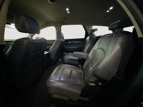 Used 2018 Buick Enclave Essence image 25