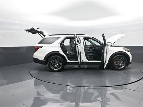 New 2026 Ford Explorer ST w/ Sun And Sound Package image 38