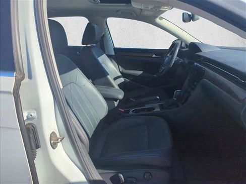 Used 2020 Volkswagen Passat 2.0T SEL image 20