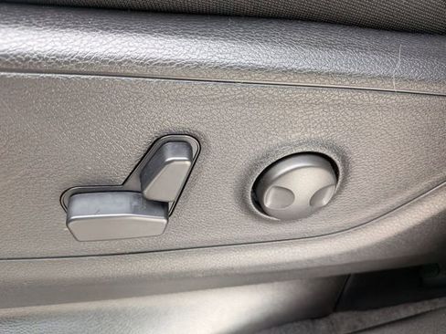 New 2026 RAM 1500 4x4 Crew Cab image 9