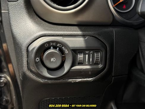 Used 2019 Jeep Wrangler Sport AWD/4WD image 15