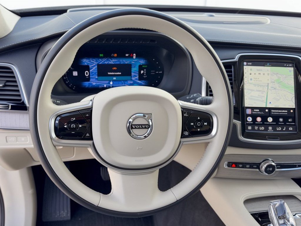 Certified 2025 Volvo XC90 T8 Ultra w/ Lounge Package AWD/4WD image 10