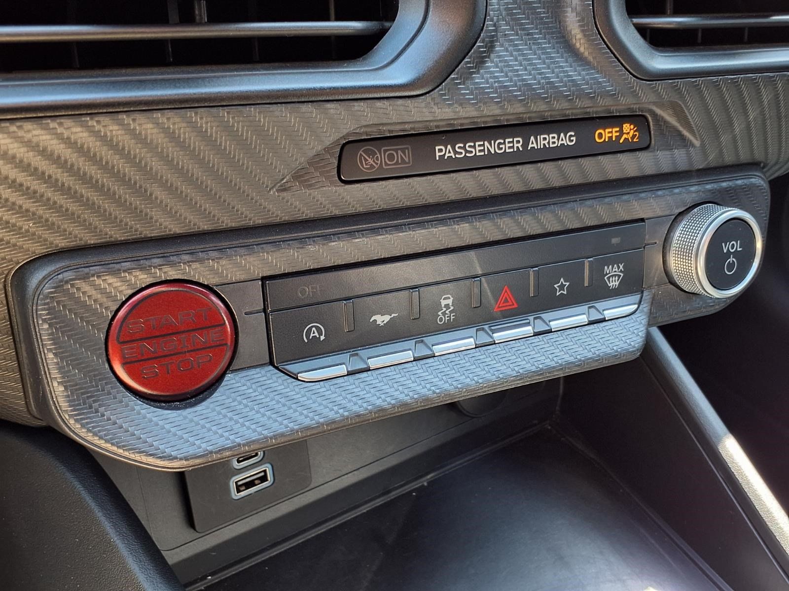 Used 2025 Ford Mustang Coupe RWD image 17