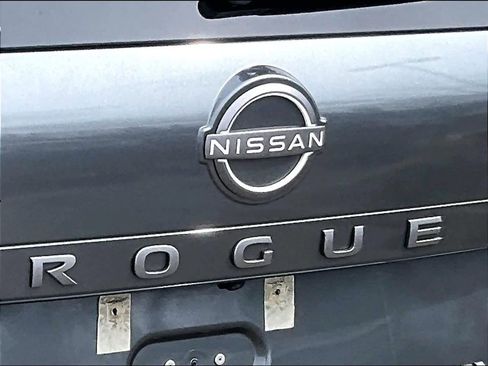 Used 2024 Nissan Rogue SV image 27