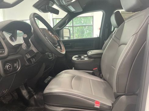 New 2025 RAM 2500 Tradesman w/ Chrome Appearance Group image 2