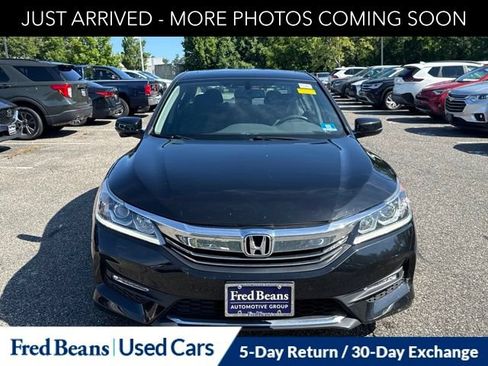 Used 2017 Honda Accord EX-L image 2