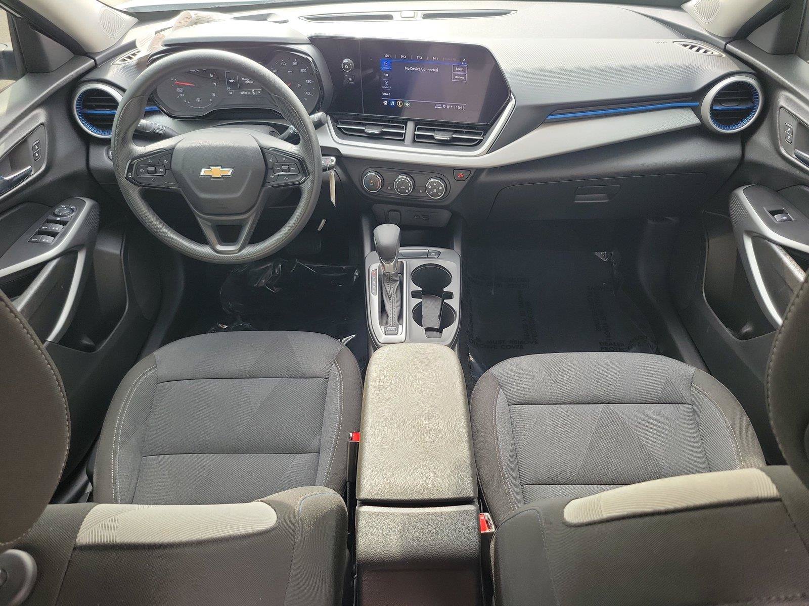 Used 2024 Chevrolet Trax LS w/ LS Convenience Package FWD image 9