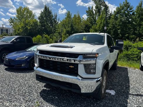Used 2021 Chevrolet Silverado 2500 LT w/ Fleet Comfort Package AWD/4WD image 3