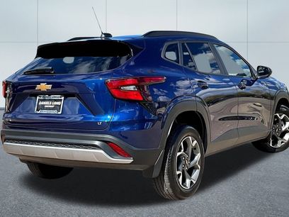 Used 2024 Chevrolet Trax LT w/ Driver Confidence Package