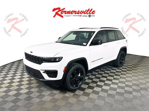 New 2025 Jeep Grand Cherokee Limited w/ Black Appearance Package image 3