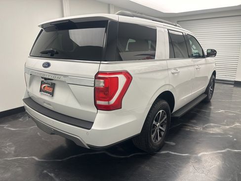 Used 2019 Ford Expedition XLT image 3
