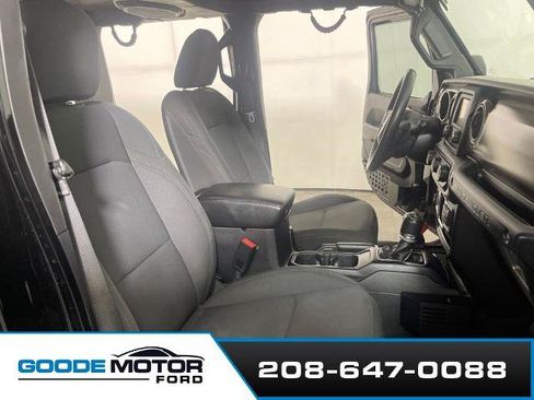 Used 2018 Jeep Wrangler Unlimited Sport AWD/4WD image 23
