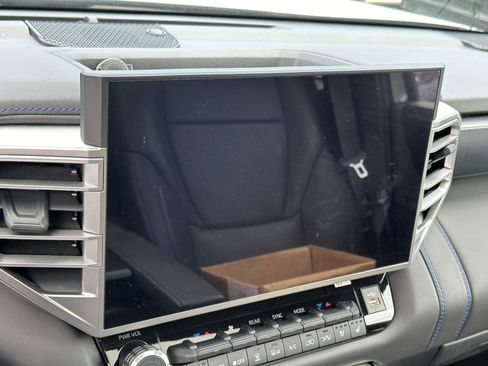 Used 2025 Toyota Sequoia Platinum AWD/4WD image 12