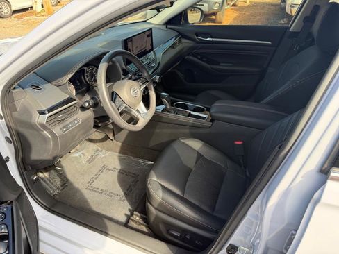 Used 2023 Nissan Altima 2.5 SR w/ SR Premium Package image 10