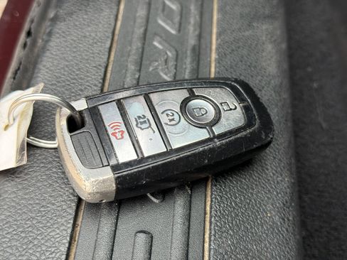 Used 2019 Ford Explorer XLT w/ Equipment Group 202A FWD image 35