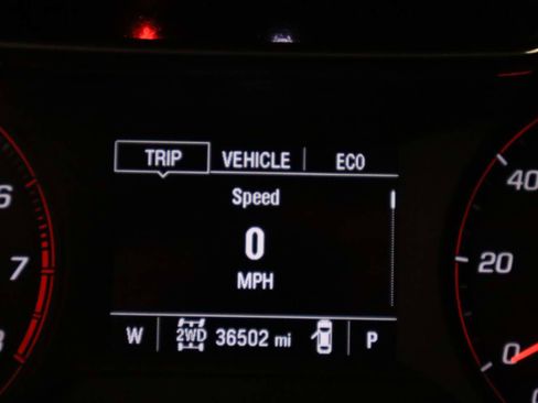 Used 2023 Chevrolet TrailBlazer RS w/ Sun and Liftgate Package image 8