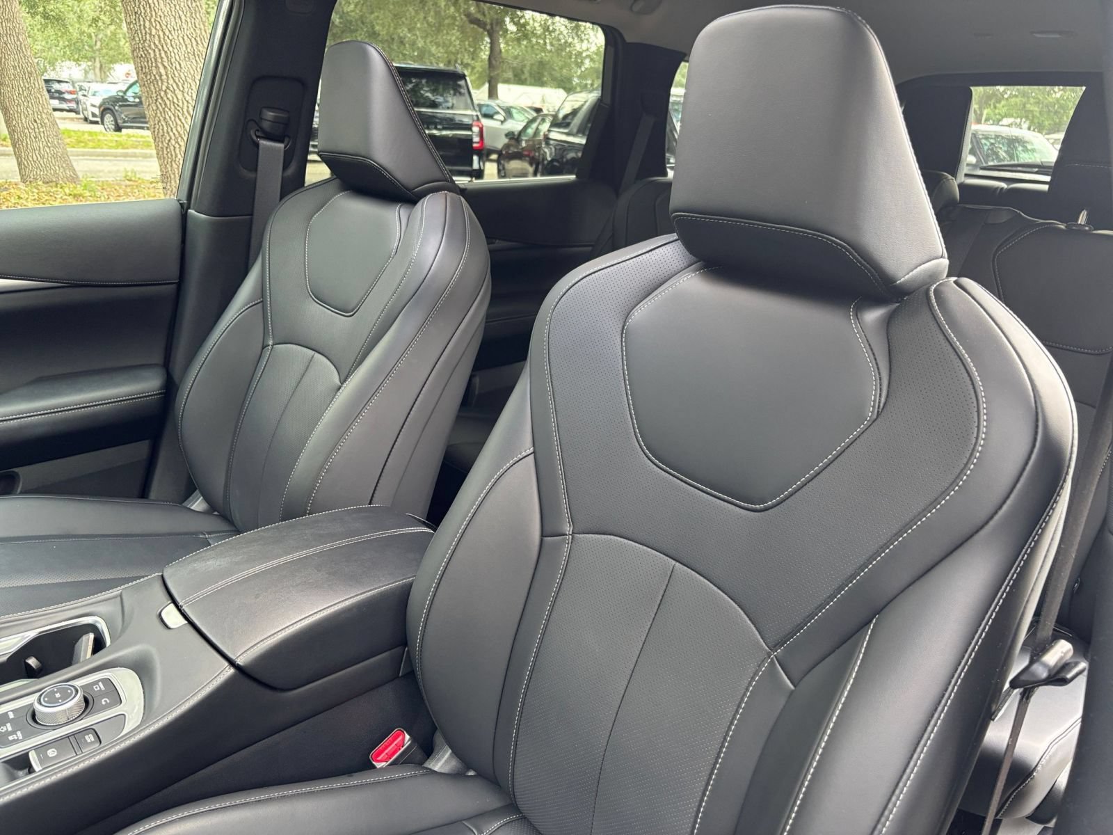 Used 2026 INFINITI QX60 Luxe FWD image 40
