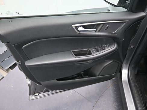 Used 2022 Ford Edge SEL w/ Convenience Package image 9