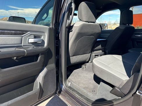 Used 2022 RAM 2500 Big Horn AWD/4WD image 11