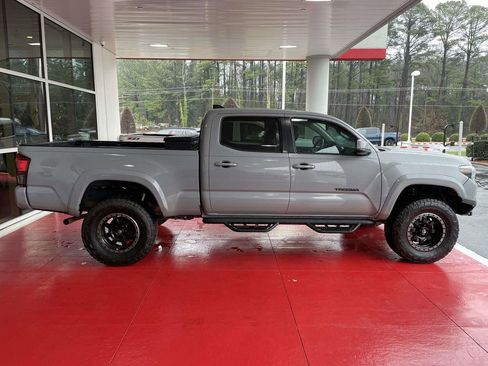 Used 2020 Toyota Tacoma SR5 image 10
