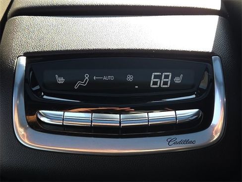 Used 2023 Cadillac XT6 Premium Luxury w/ Technology Package image 16