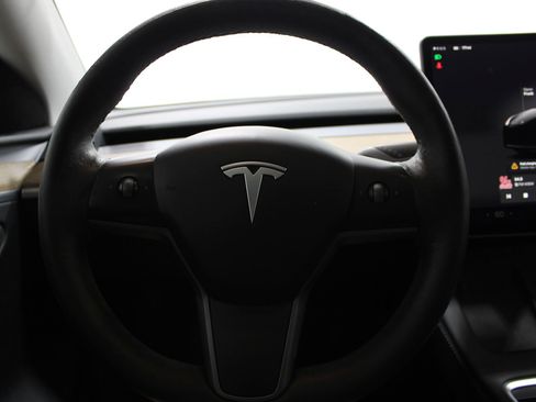 Used 2023 Tesla Model Y Long Range AWD/4WD image 30
