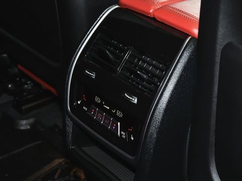 Used 2024 BMW X6 M Competition w/ Executive Package image 77