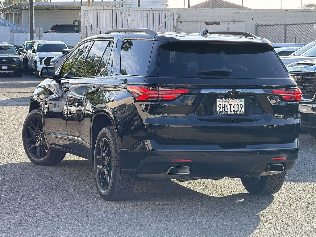 Used 2023 Chevrolet Traverse Premier w/ Redline Edition FWD image 7