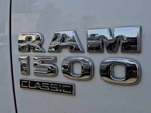 Used 2019 RAM 1500 Big Horn image 29