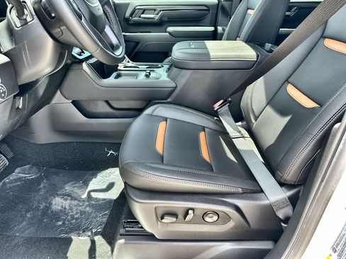 New 2026 GMC Sierra 2500 AT4 w/ AT4 Premium Plus Package AWD/4WD image 24