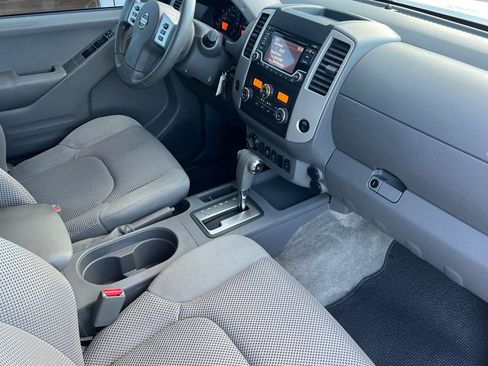Used 2015 Nissan Frontier SV w/ SV Value Truck Package image 16