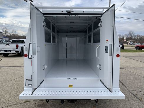 New 2025 GMC Savana 3500 w/ Power Convenience Package image 32