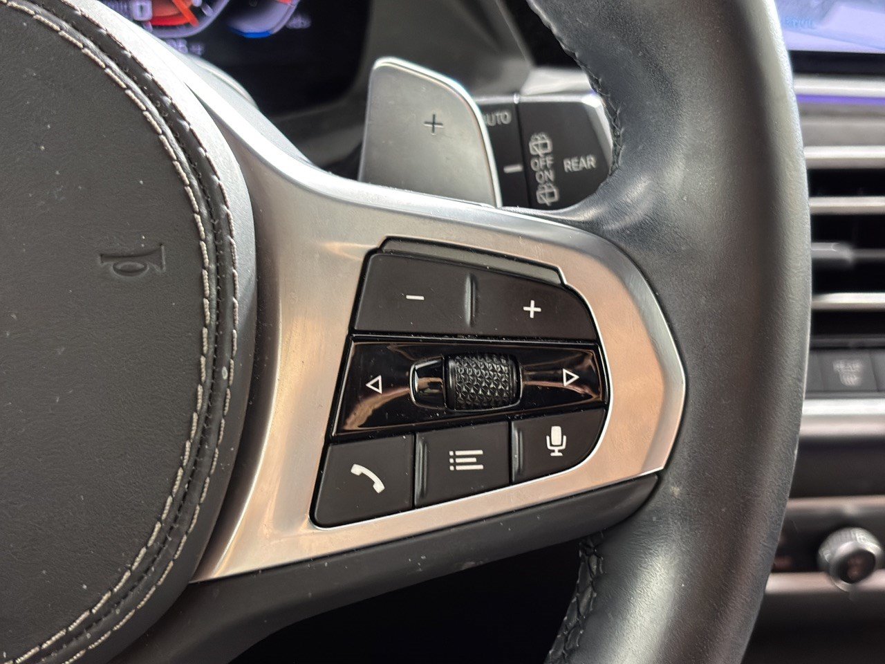 Used 2022 BMW X7 M50i AWD/4WD image 19
